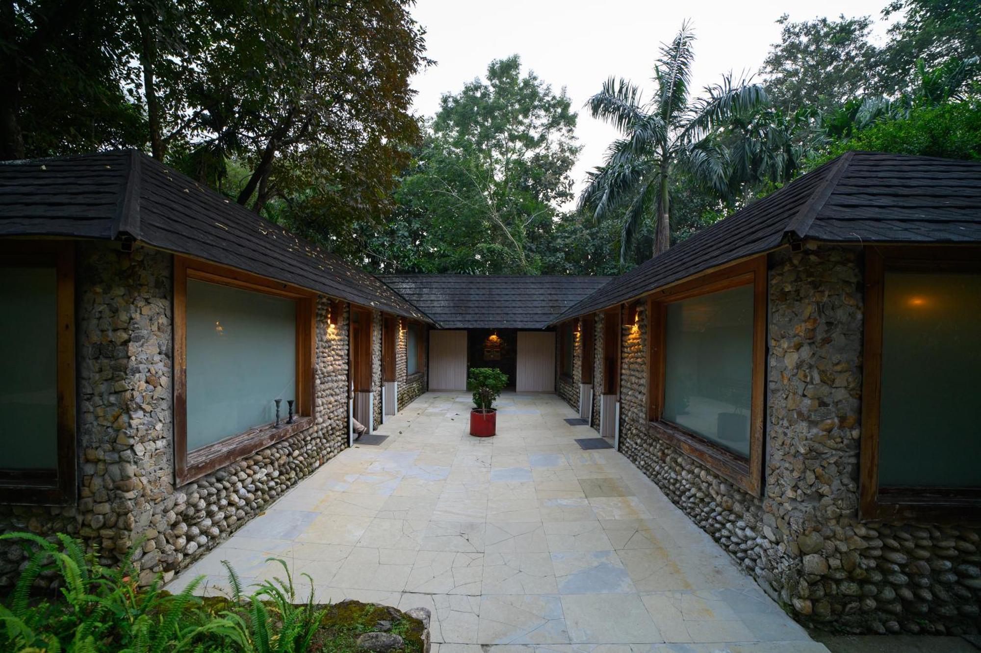 Sinclairs Retreat Dooars, Chalsa Hotel Екстериор снимка